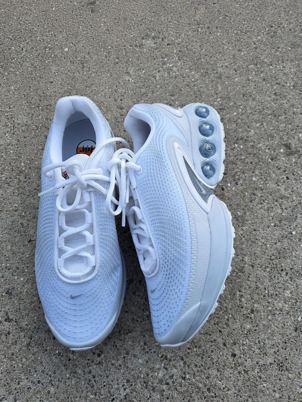 Nike Women's Air Max DN casual sneakers Size 9